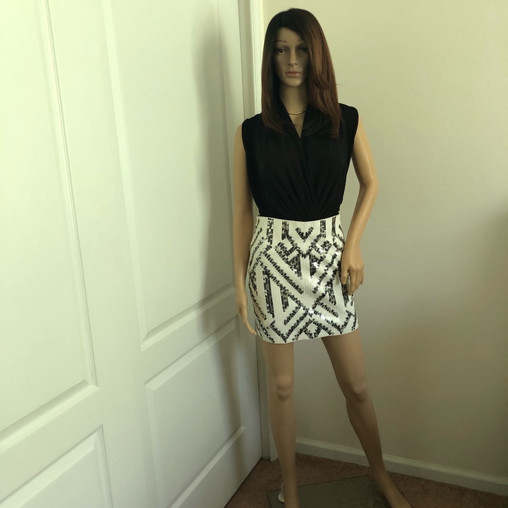 Express skirt size S